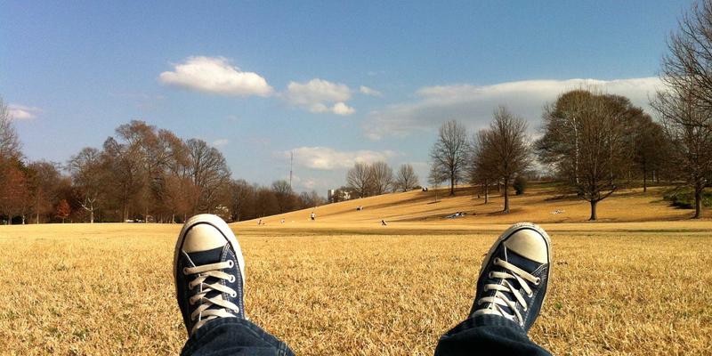 美国留学期间如何获取实习与科研机会：联系教授与公司的策略及签证规划