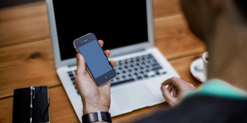 美国留学选择指南：STEM专业与文理学院的深度对比与国际学生签证策略